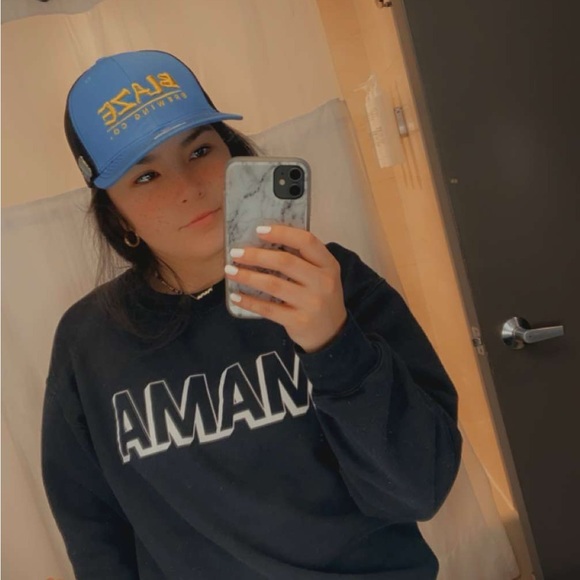 Meet your Posher, Aliza - Picture 1 of 1